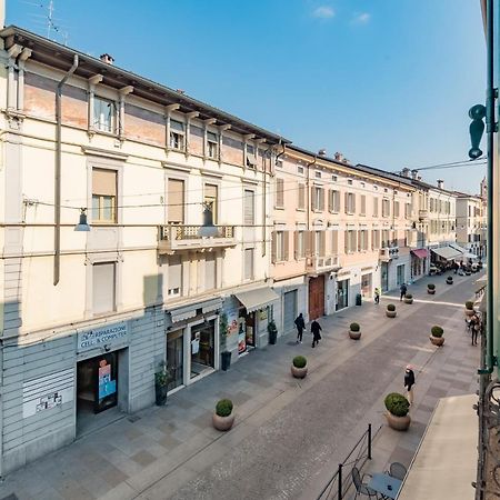 Appartamento Piazza Garibaldi - F&L Apartment Brescia Extérieur photo